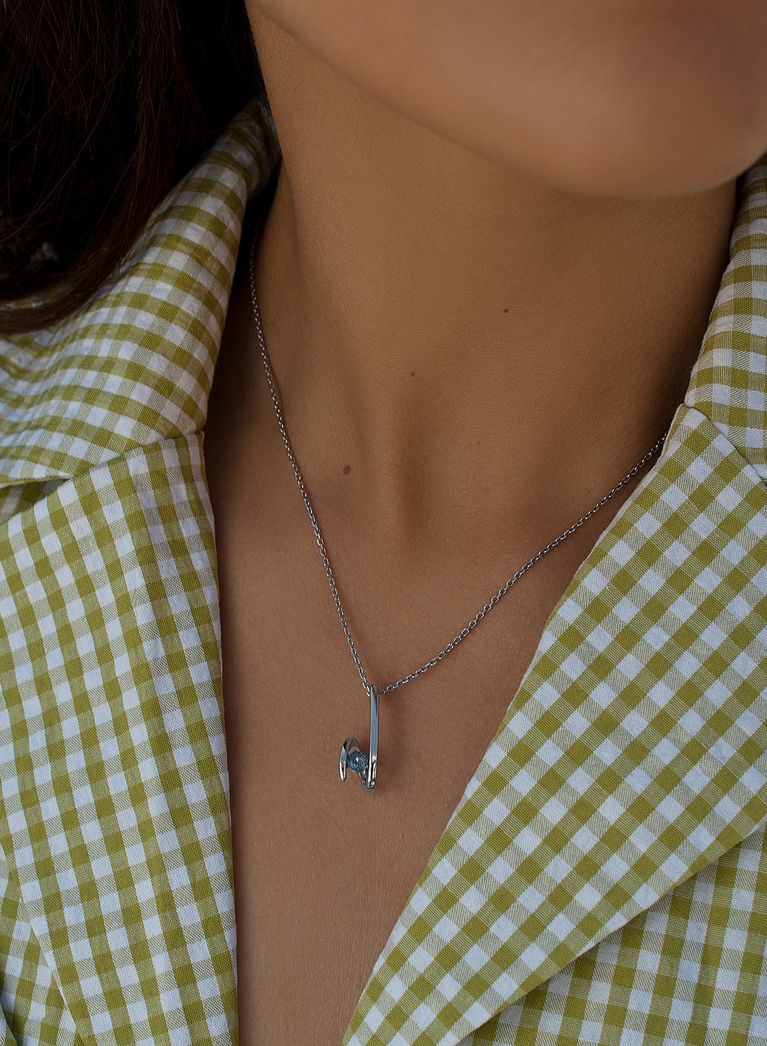 Colgantes plata originales diseño zig-zag con gema azul