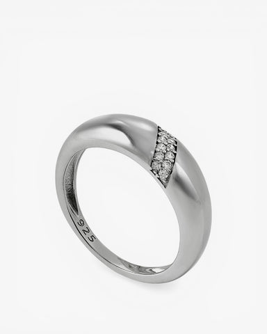 Bagues fines en argent avec un anneau en zircon cubique