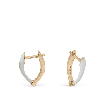 Petites boucles d'oreilles en argent avec motif en émail blanc