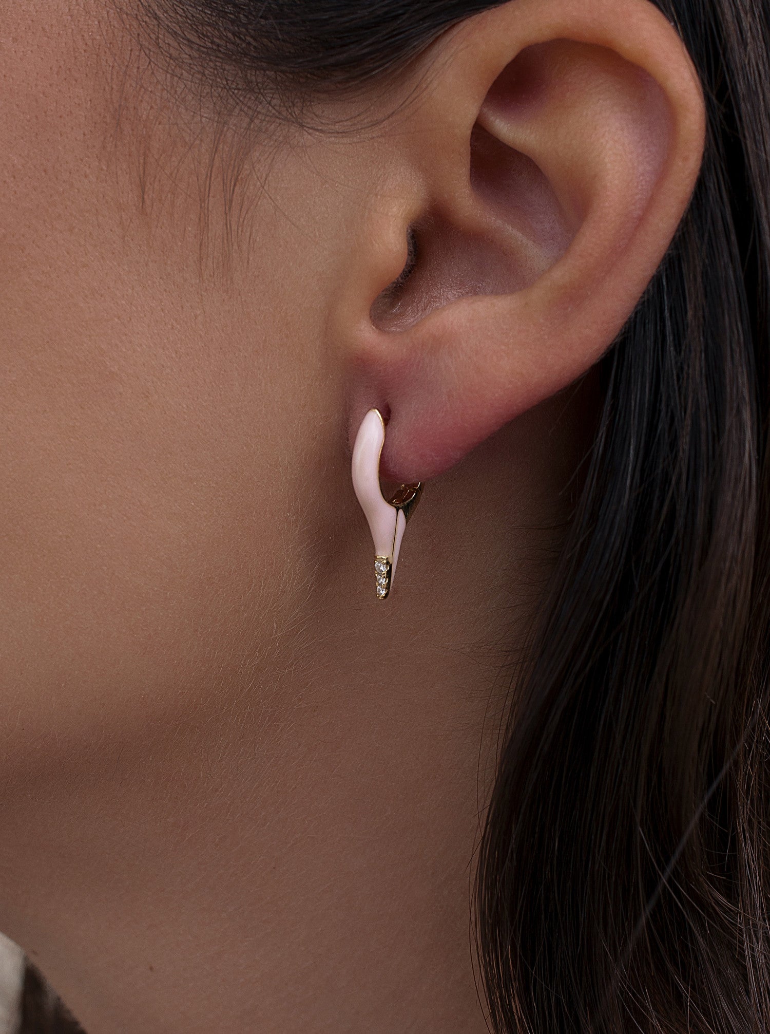 Pendientes originales plata diseño punta esmalte rosa
