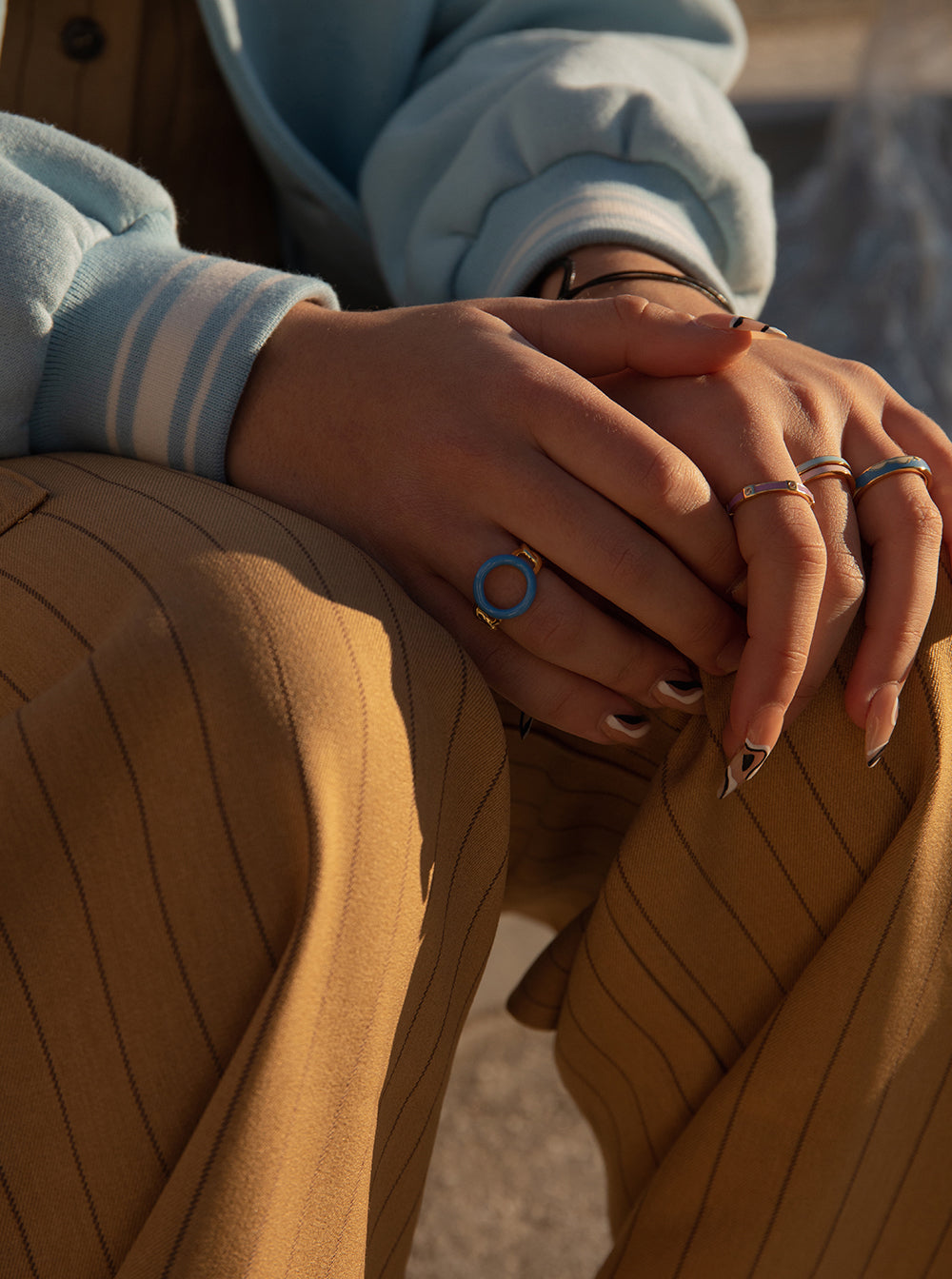 Anillos finos esmalte en plata diseño escalonado lila