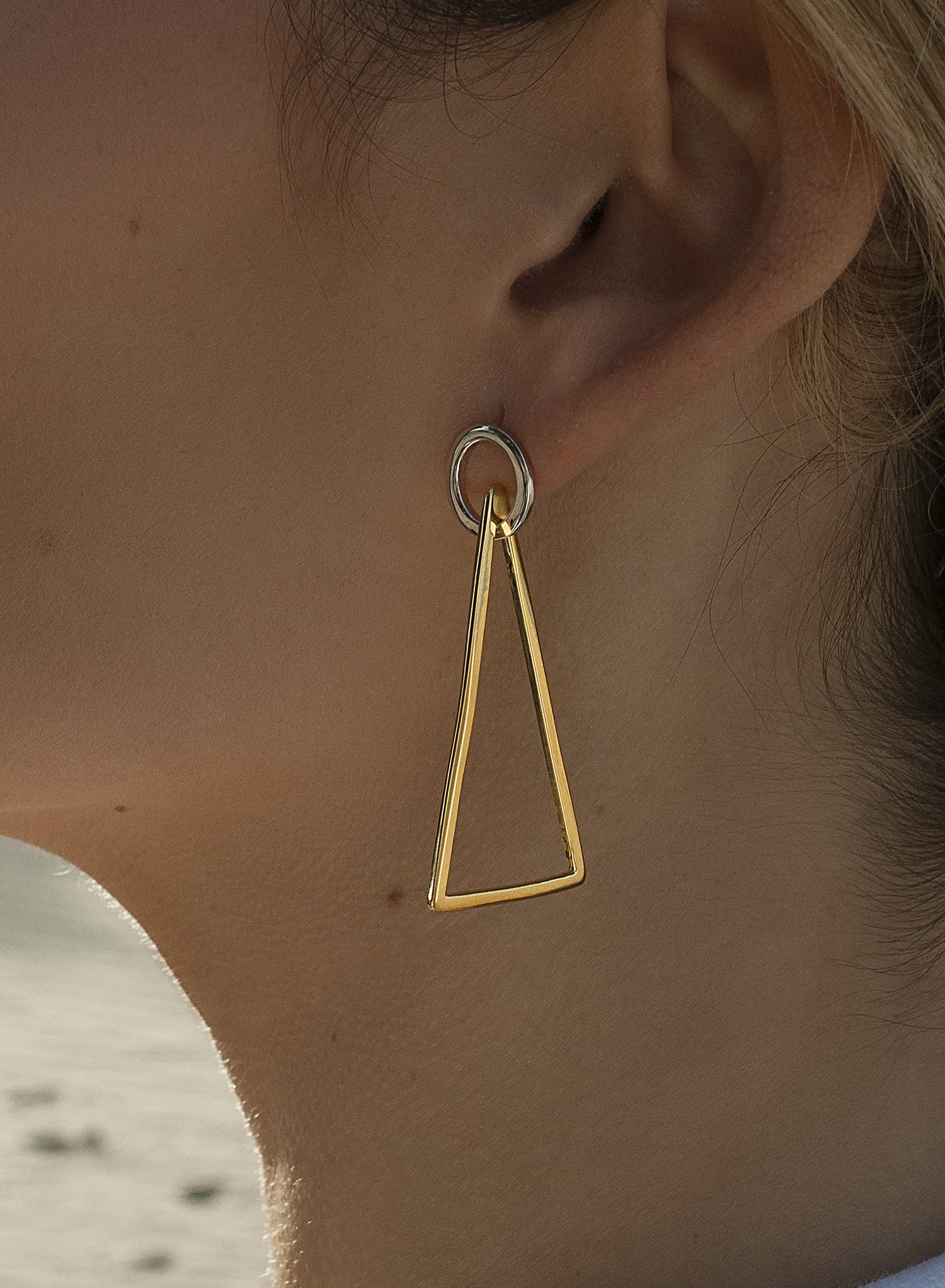 Pendientes de plata bicolor diseño triángulo invertido