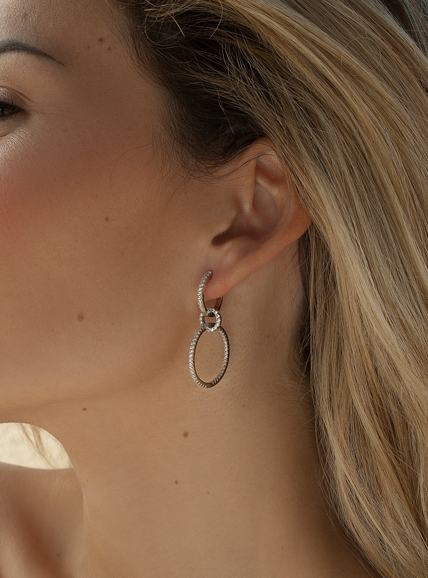 Pendientes aros con colgantes diseño de triple aro con circonitas