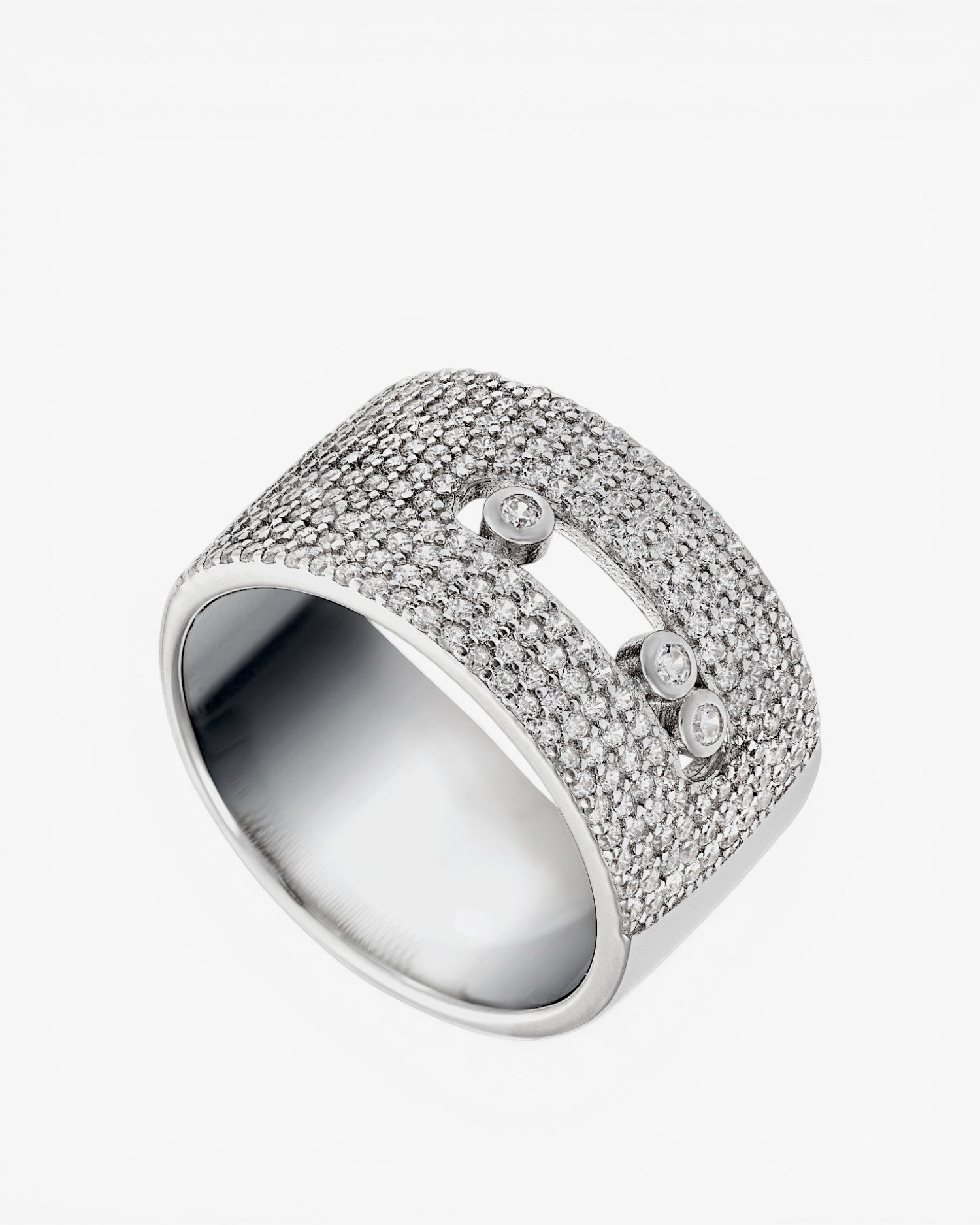 Anillos anchos formados por tres circonitas centrales
