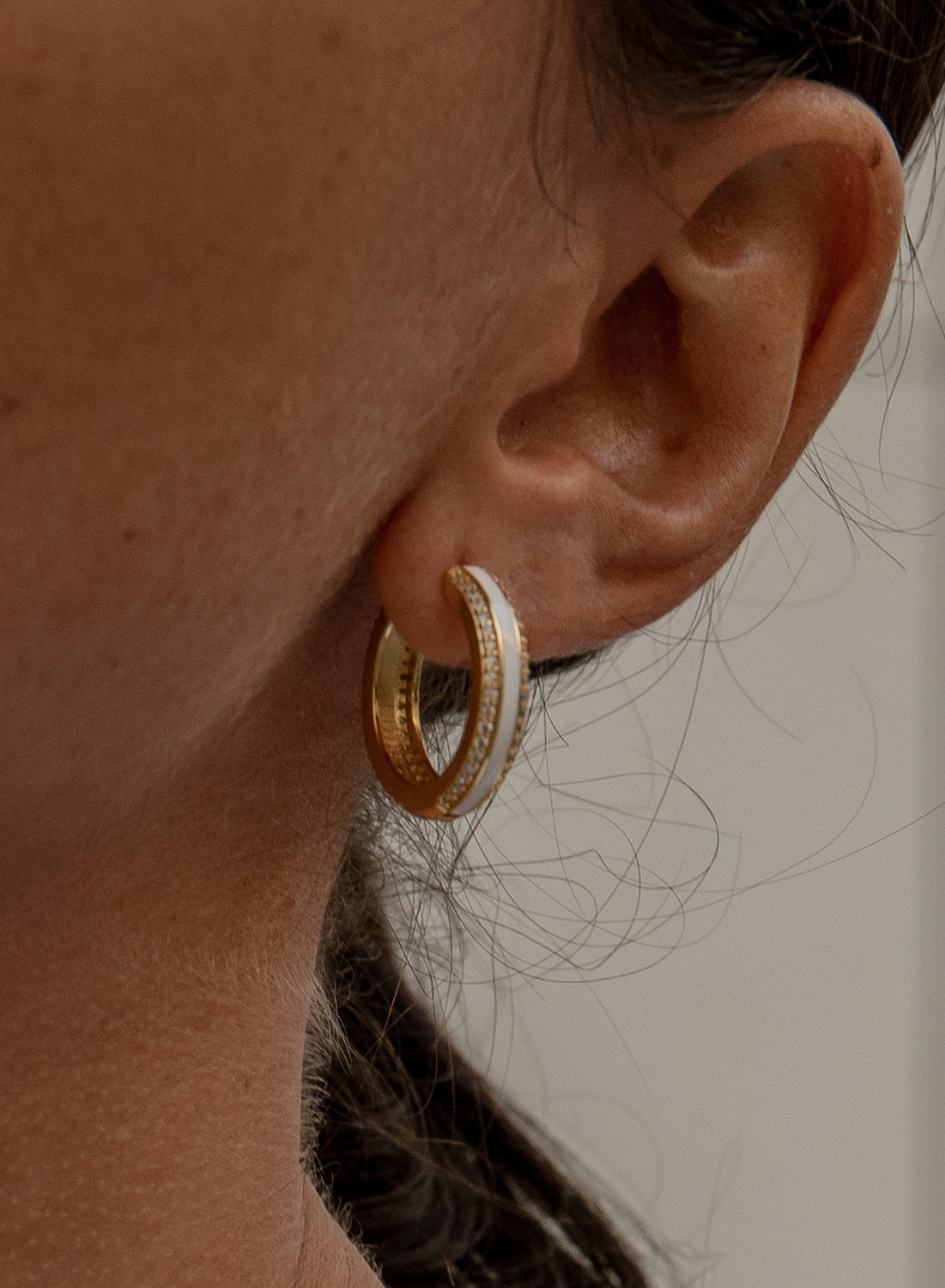 Pendientes esmalte plata diseño aro blanco