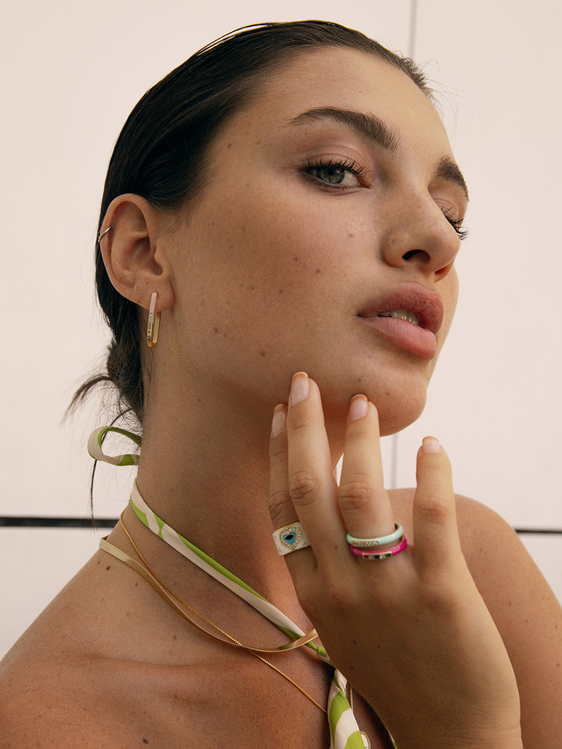 Boucles d'oreilles rectangulaires originales en émail lilas