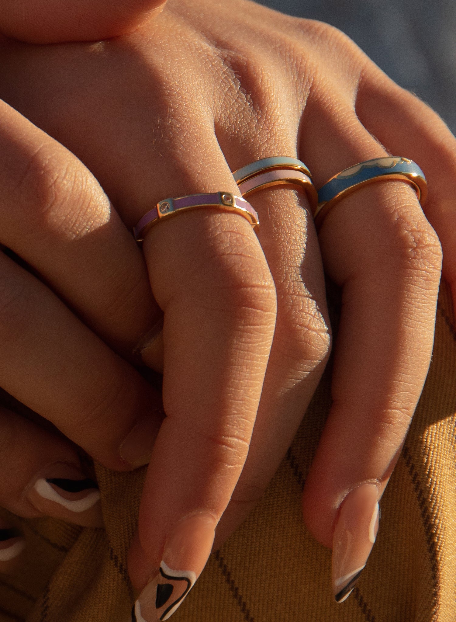 Anillos finos de plata diseño esmalte rosa palo