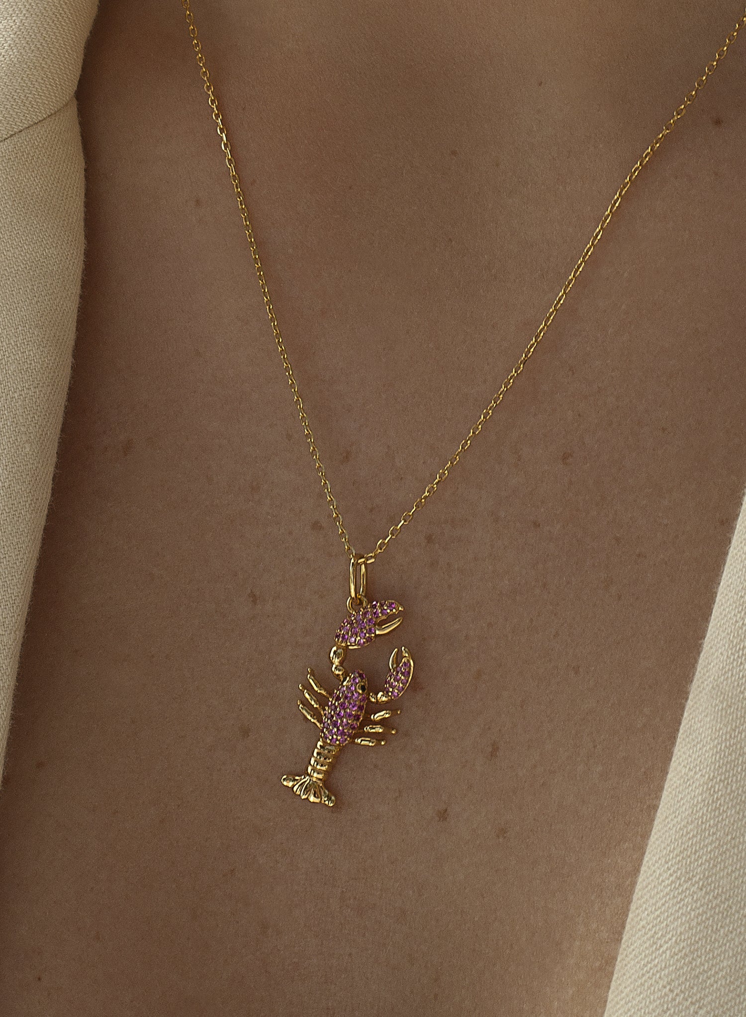 Collares con colgantes diseño de crustáceo con circonitas