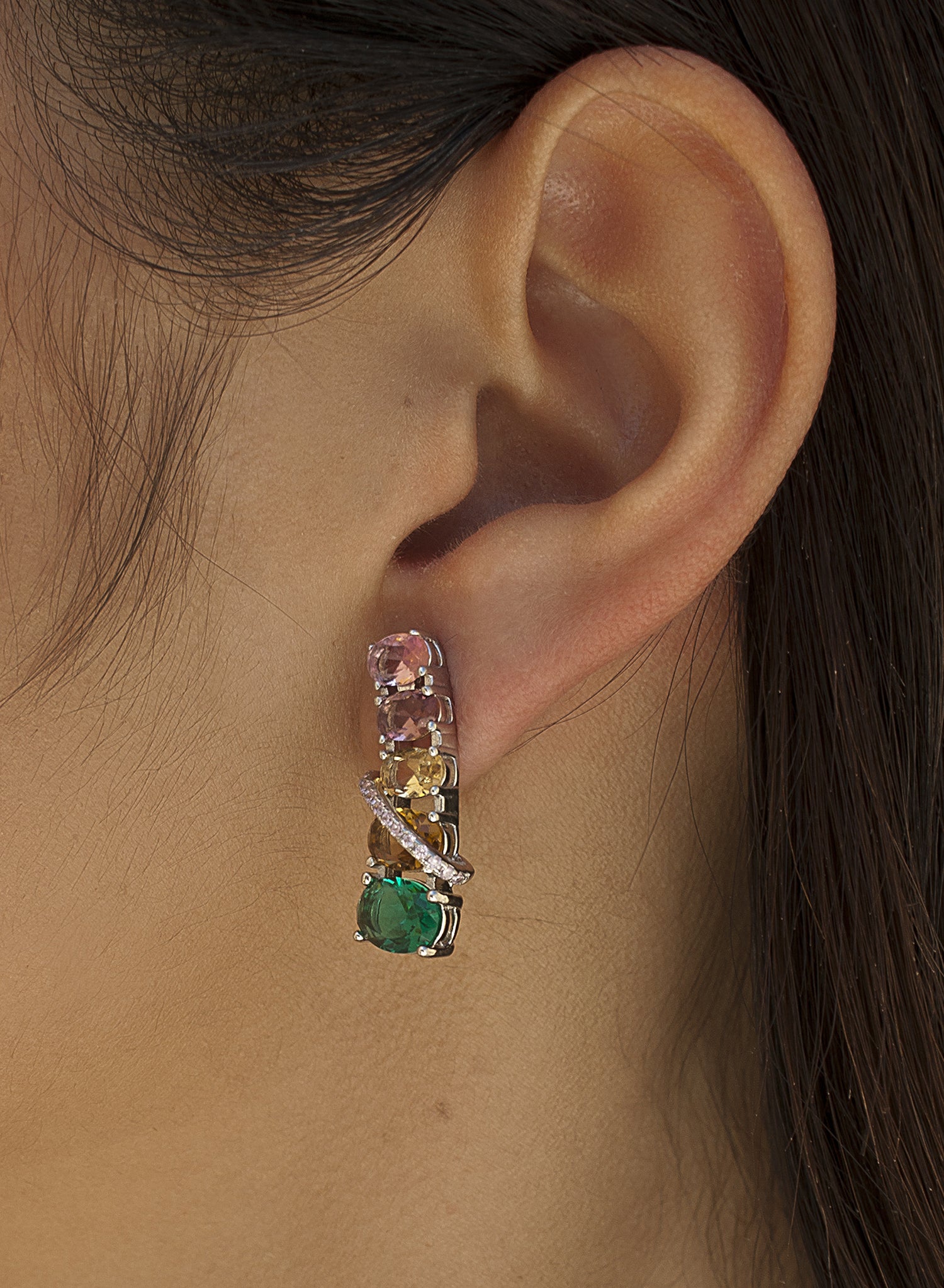 Boucles d'oreilles verticales en pierre colorée