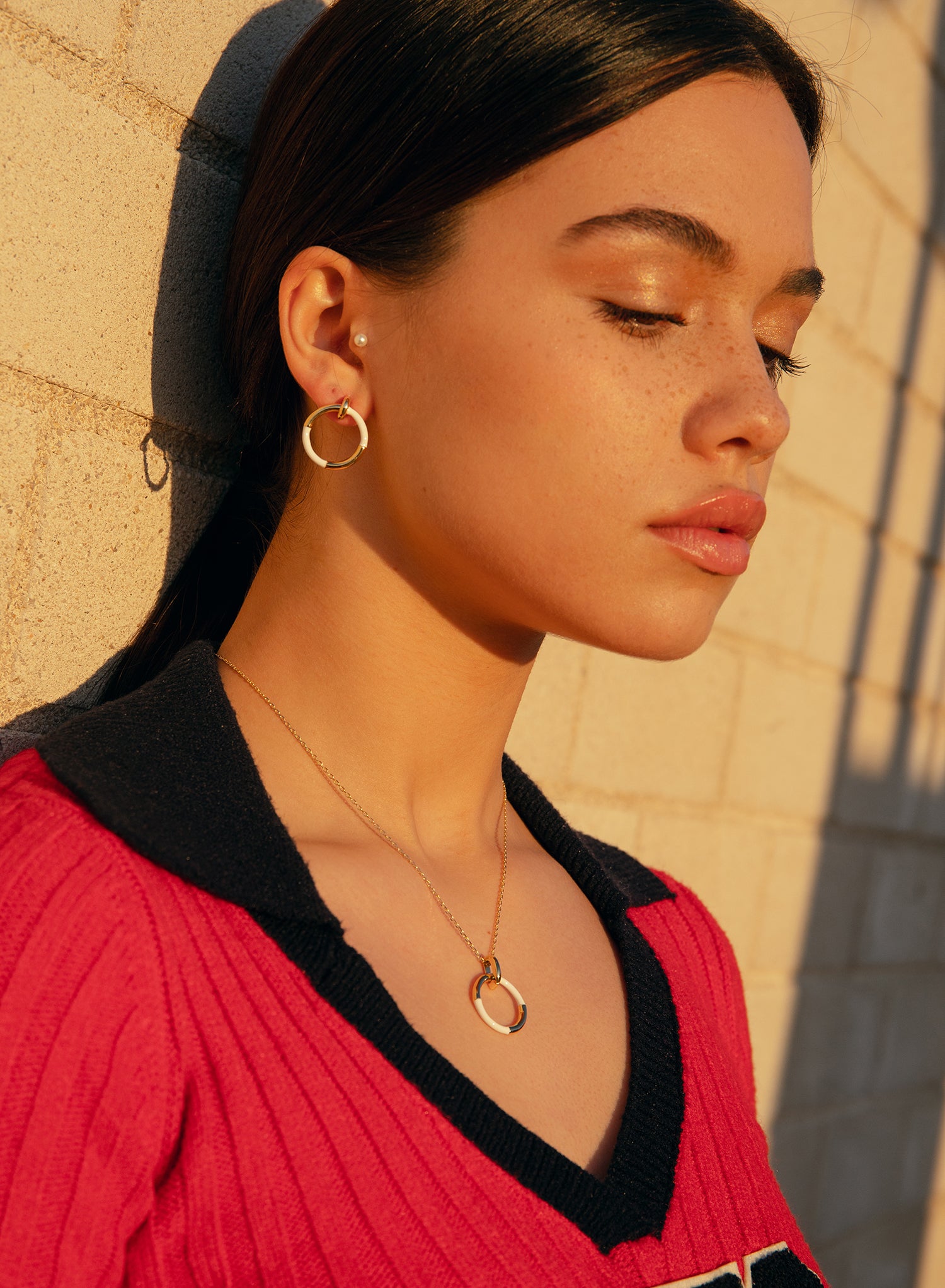 Pendientes originales diseño combinado de esmalte blanco