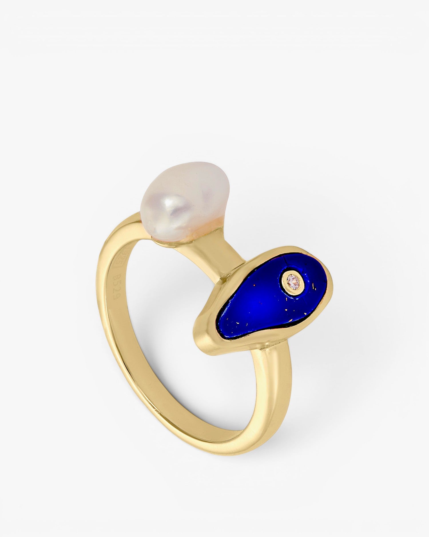 Rings with natural stone and pearl design