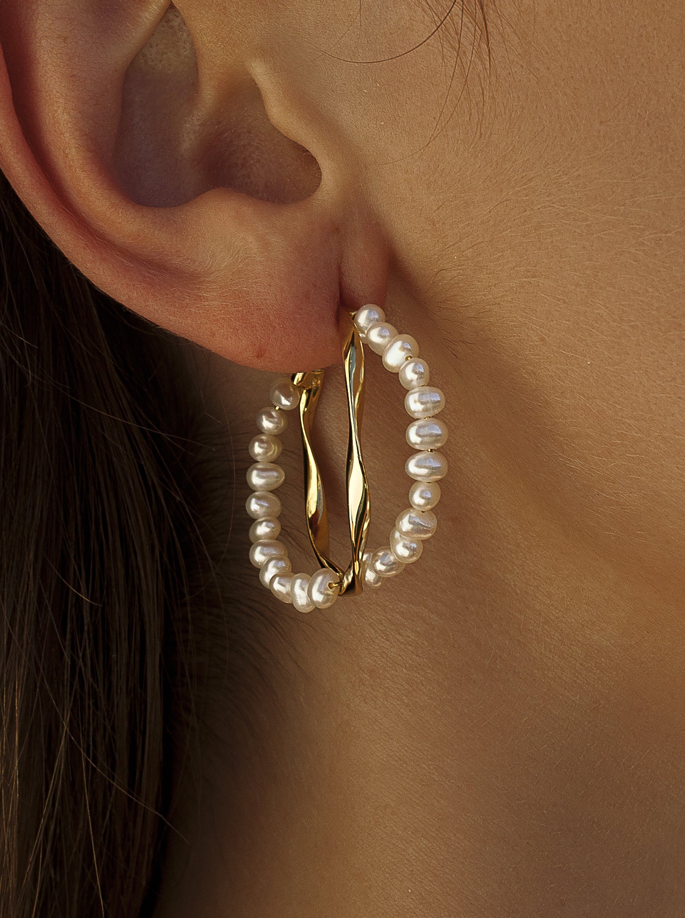 earrings hoop original design pearls  band and gold bath