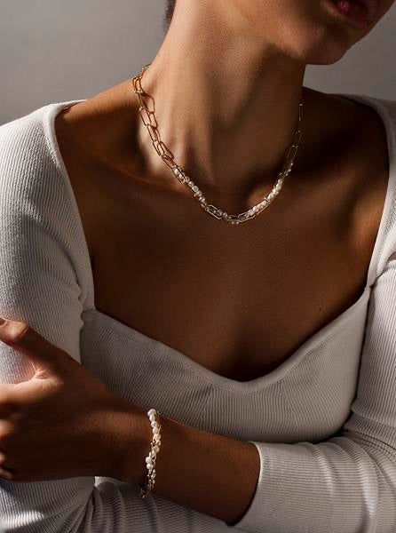 Colgante perlas de plata bañado en oro combinado con cadena paper clip