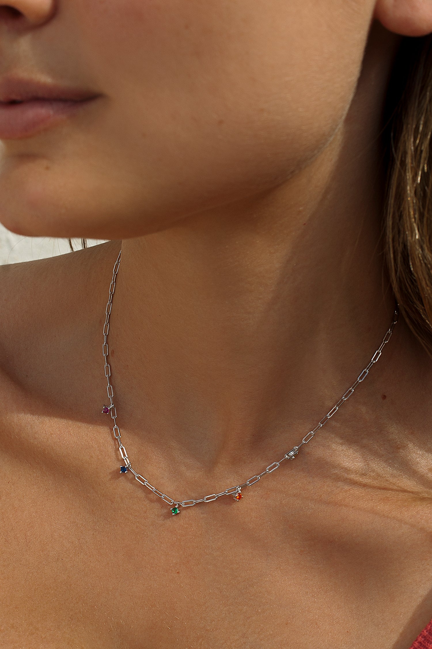 Pendentif en argent avec pendentifs en zircon cubique multicolores