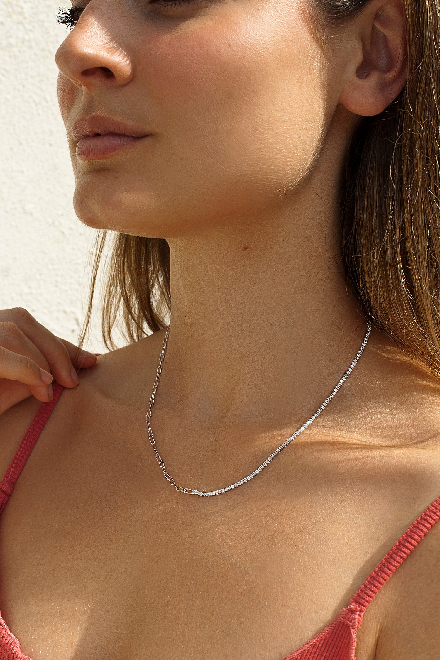 Collares cortos diseño de paper clip y circonitas
