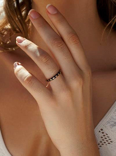 Thin clover design rings with black enamel