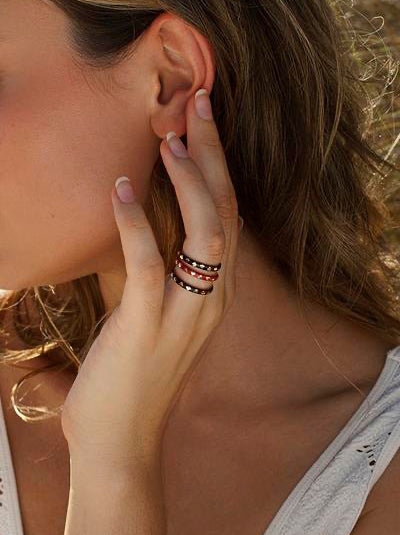 Thin clover design rings with black enamel