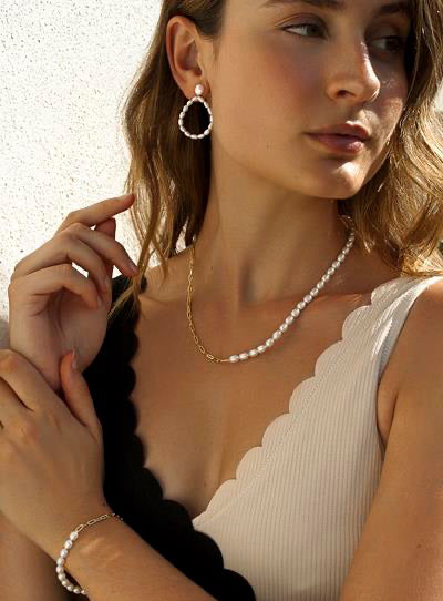 Pendientes perlas estilo aro en forma de pera