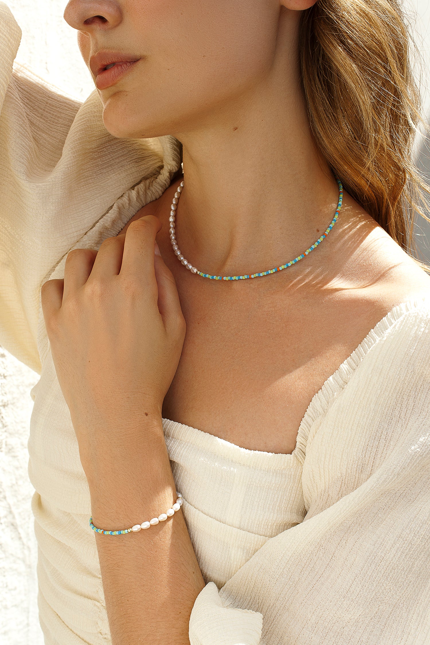 Collares cortos diseño dividido de perlas y bolas