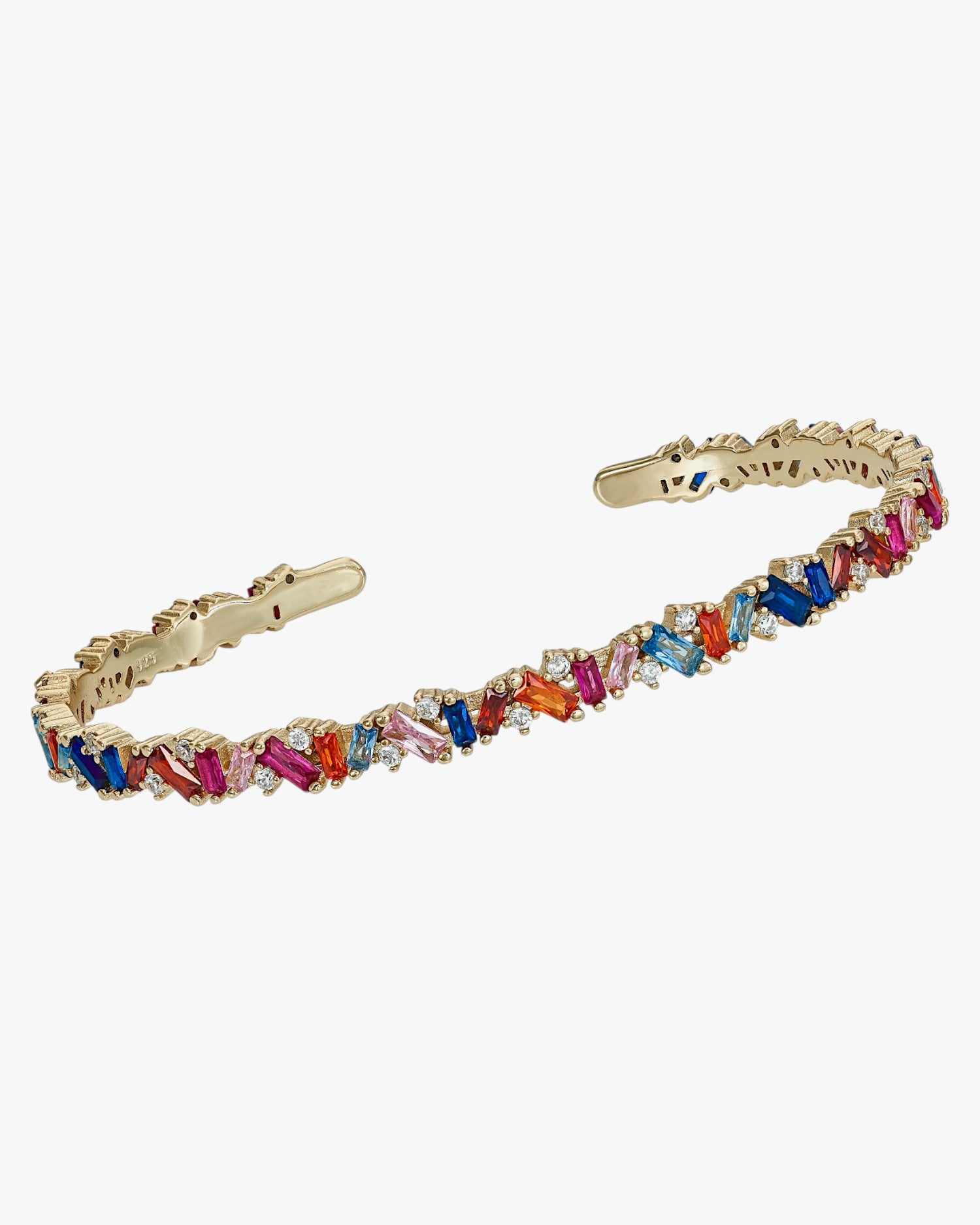 Bracelet d'esclave en argent orné d'une bande d'émeraudes multicolores et de zirconiums cubiques ronds.