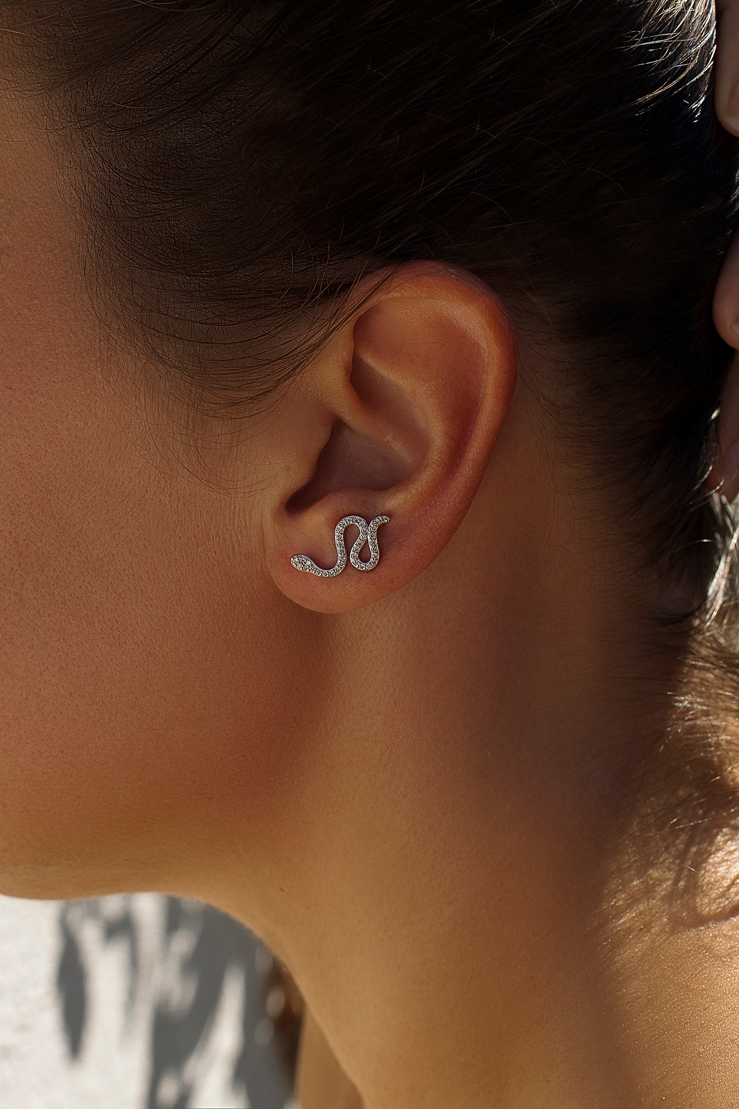 Pendientes trepadores de plata silueta de serpiente zig zag