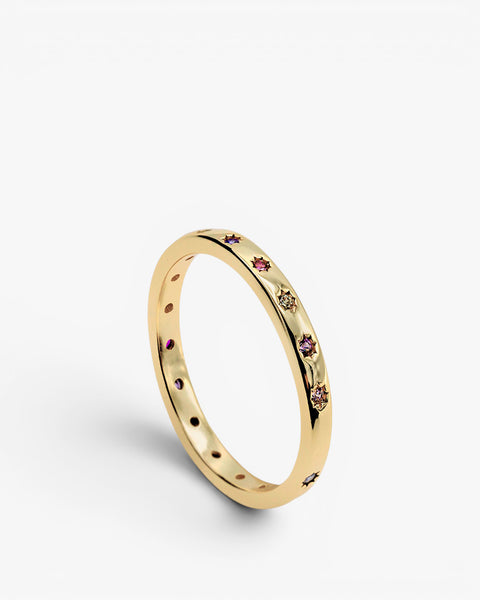 Anillos finos en dorado diseño gemas multicolor