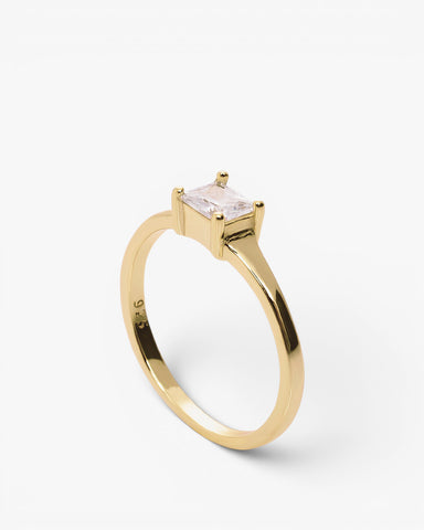 Bagues en argent fin avec un quartz adamantin central, plaquées or