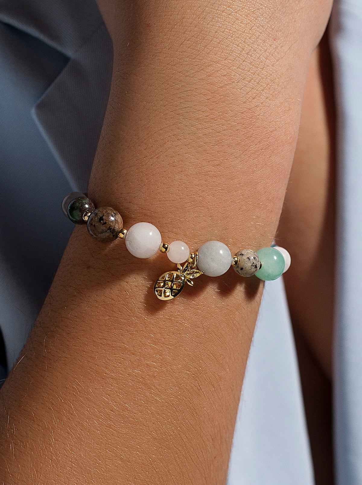 Pulseras de bolas de plata charm de piña y piedras semipreciosas variadas