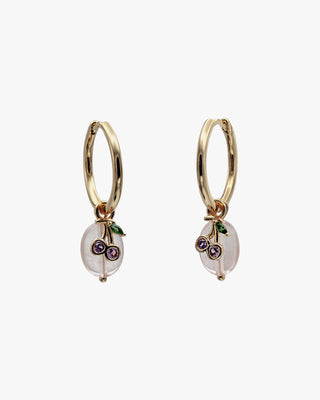 Boucles d'oreilles en argent ornées de pendentifs en forme de cerise sertis de zirconiums cubiques et de pierres semi-précieuses.