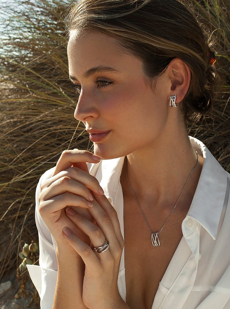 Pendientes cierre omega diseño de carriles con circonitas