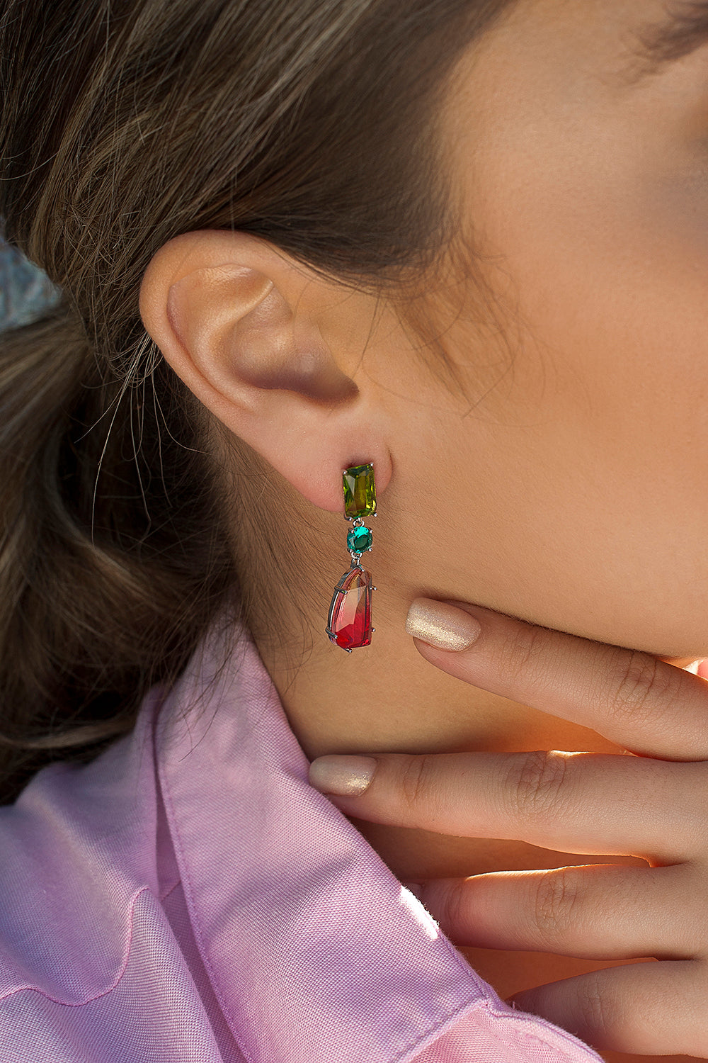 Pendientes de piedras de colores diseño colgante con movimiento