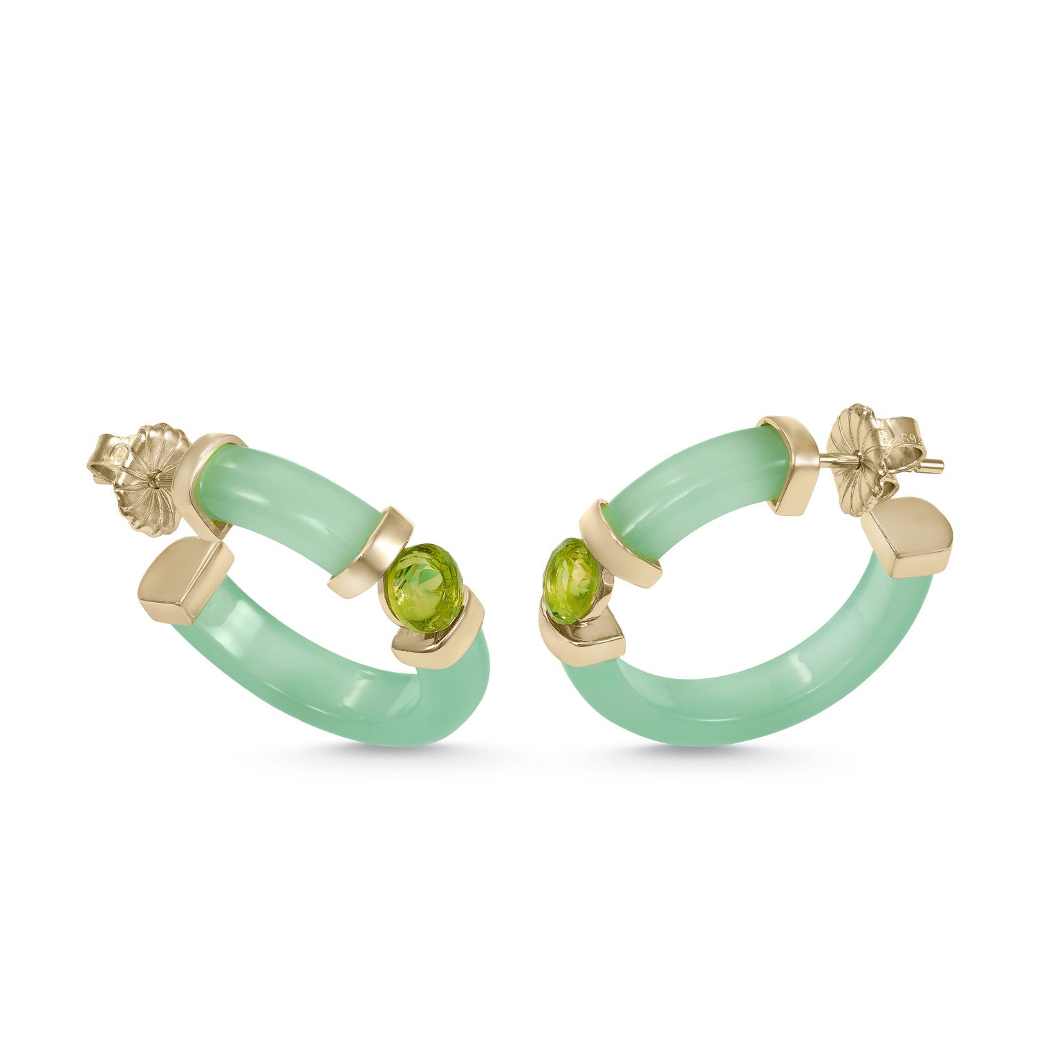 Boucles d'oreilles créoles originales avec un détail central en quartz adamantine vert.