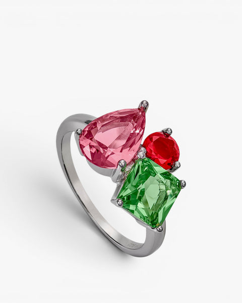Rings with multi-shaped three-gem design stones