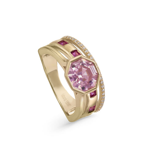 Bagues ornées de pierres centrales à motif hexagonal dans des tons roses