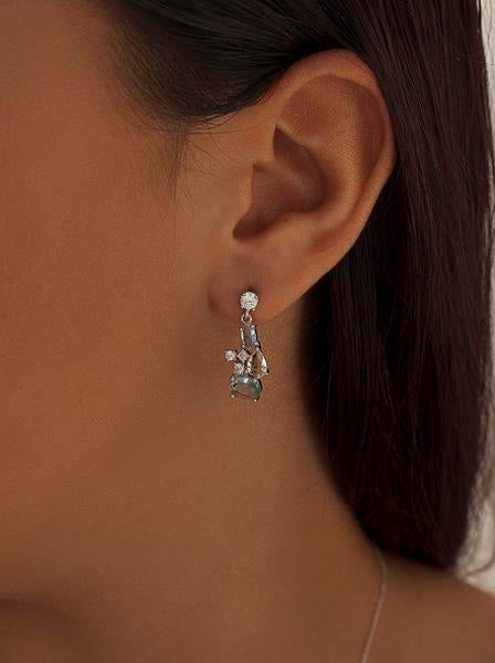 Boucles d'oreilles compactes en pierre colorée avec zircone cubique