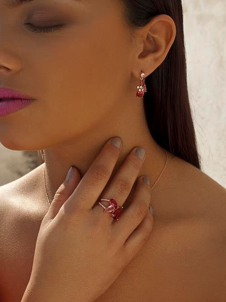 Anillos con piedras en tonos rosados y rojizos