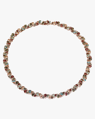 Collares con piedras de colores en tonos cálidos