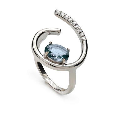 Anillos de diseño semiabierto con gema central y circonitas