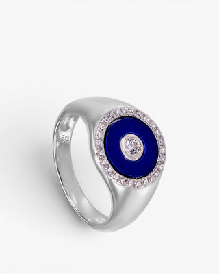 Bague chevalière ornée d'un cercle en lapis-lazuli et de zirconiums cubiques