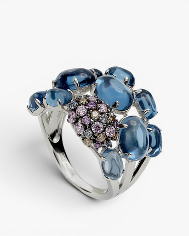 Anillos con piedras en tono navyblue y circonitas de colores