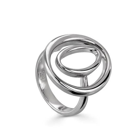 Anillos grandes en forma de dos circulos ovalados y plata lisa