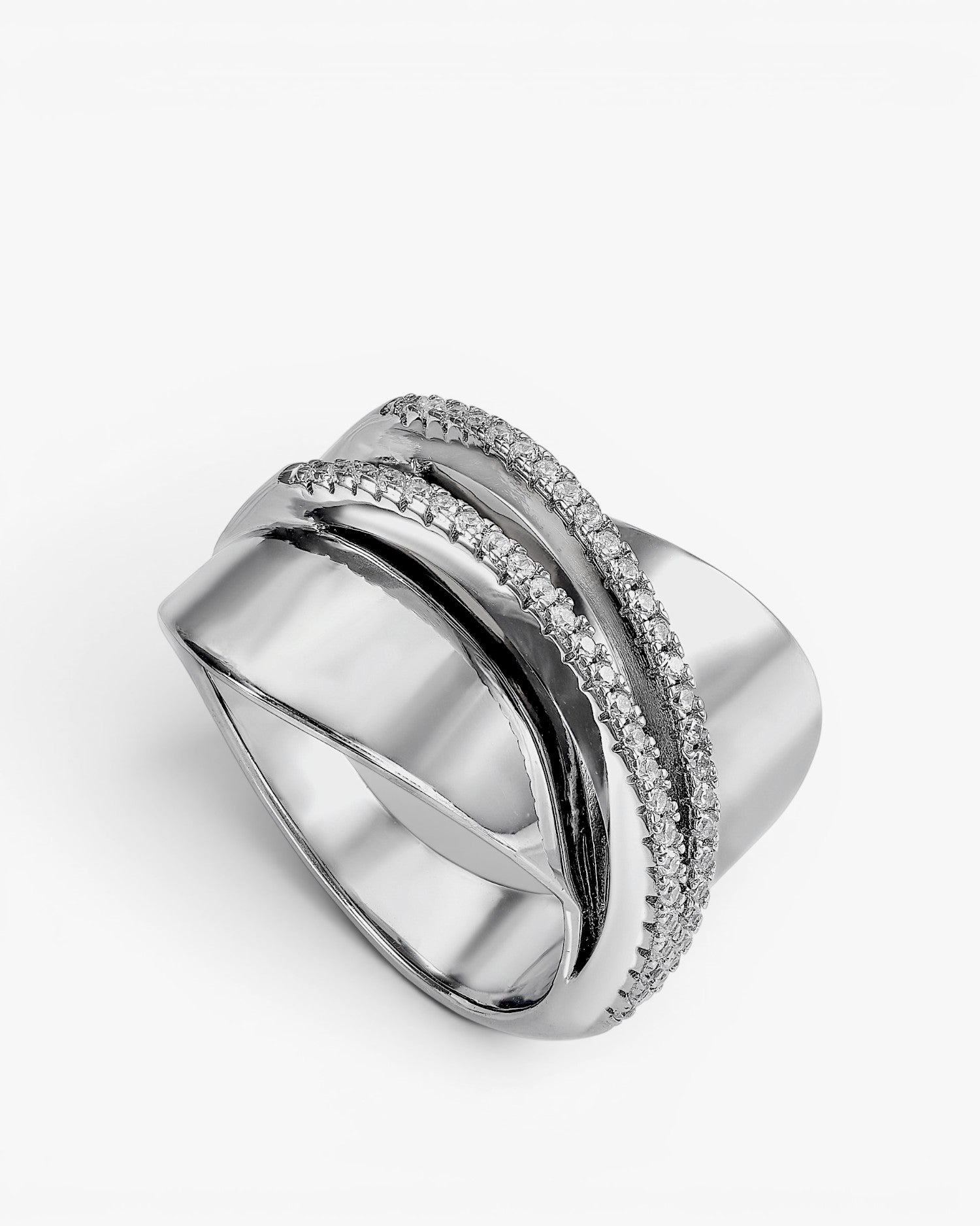 Anillos anchos formados por cuatro carriles y circonitas