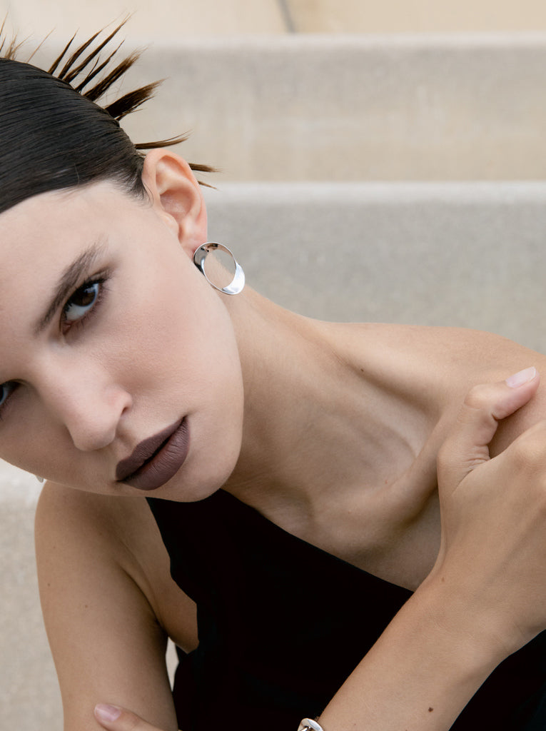 Pendientes aro de plata diseño ovalado irregular