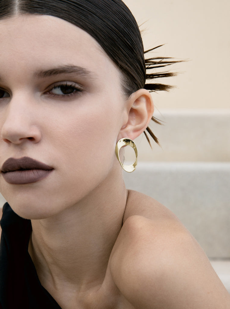 Boucles d'oreilles en argent plaqué or de forme ovale irrégulière