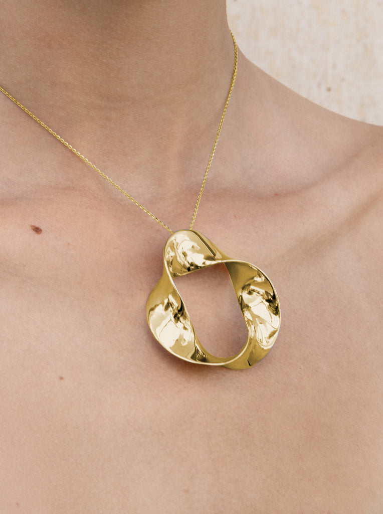 Collares plata bañado en oro originales con diseño irregular