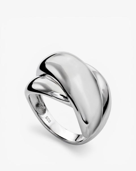 Anillos anchos diseño carriles envolventes y plata lisa