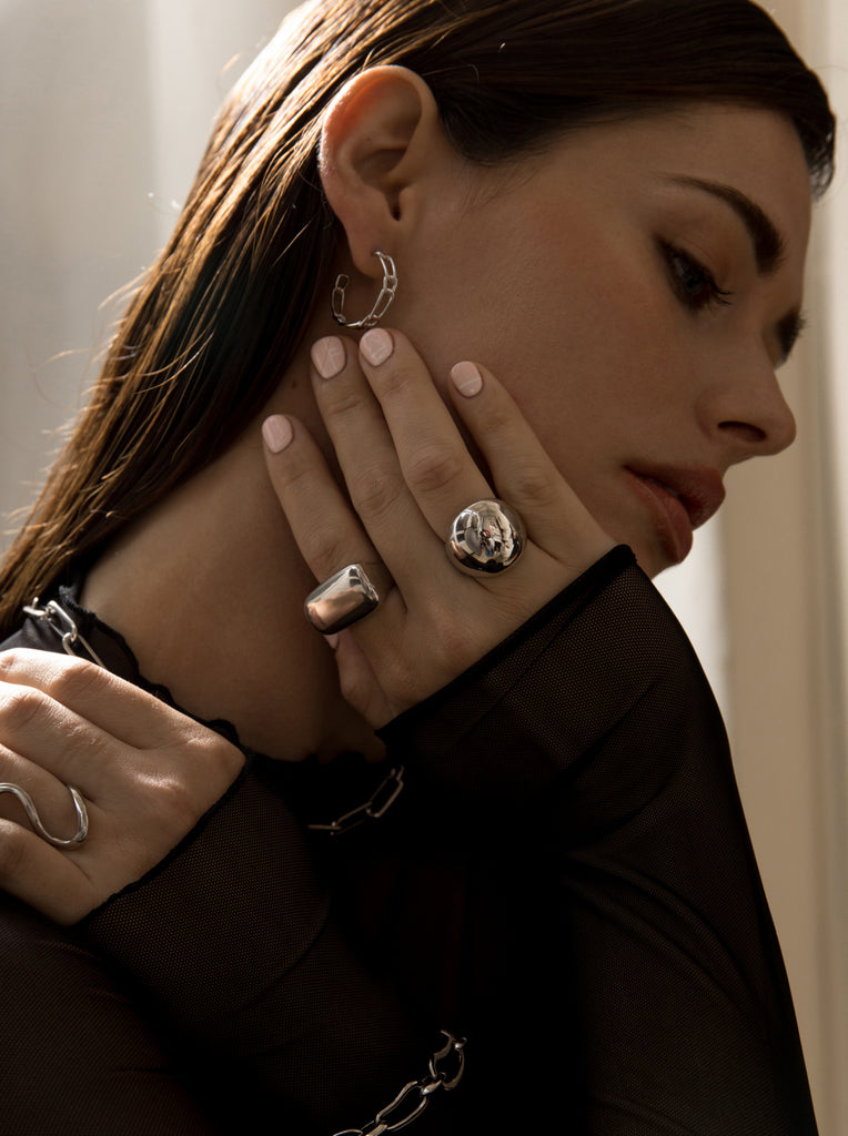 Anillos anchos diseño plata lisa e irregular