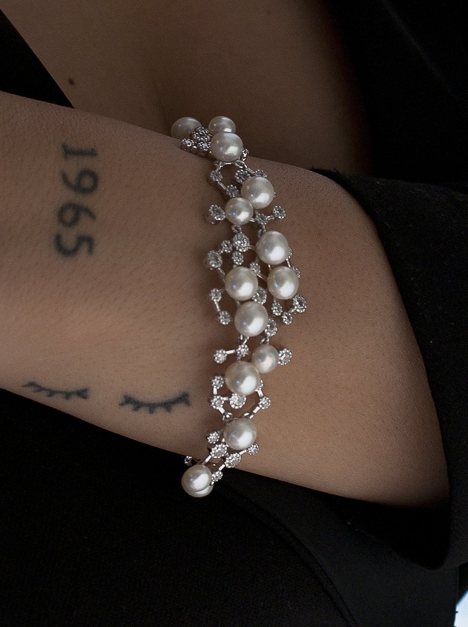 Pulseras brillantes de plata diseño perlas y circonitas