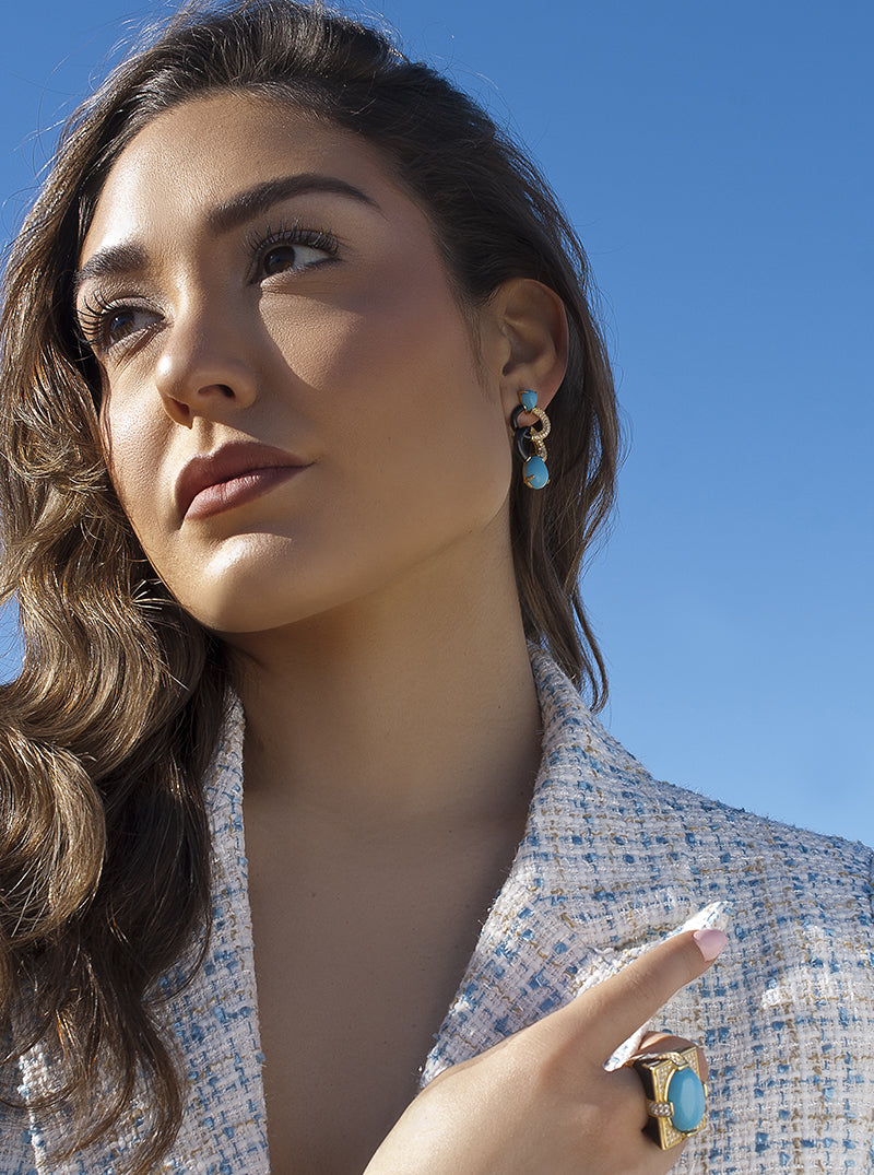 Pendientes originales diseño de eslabón con esmalte y corconitas