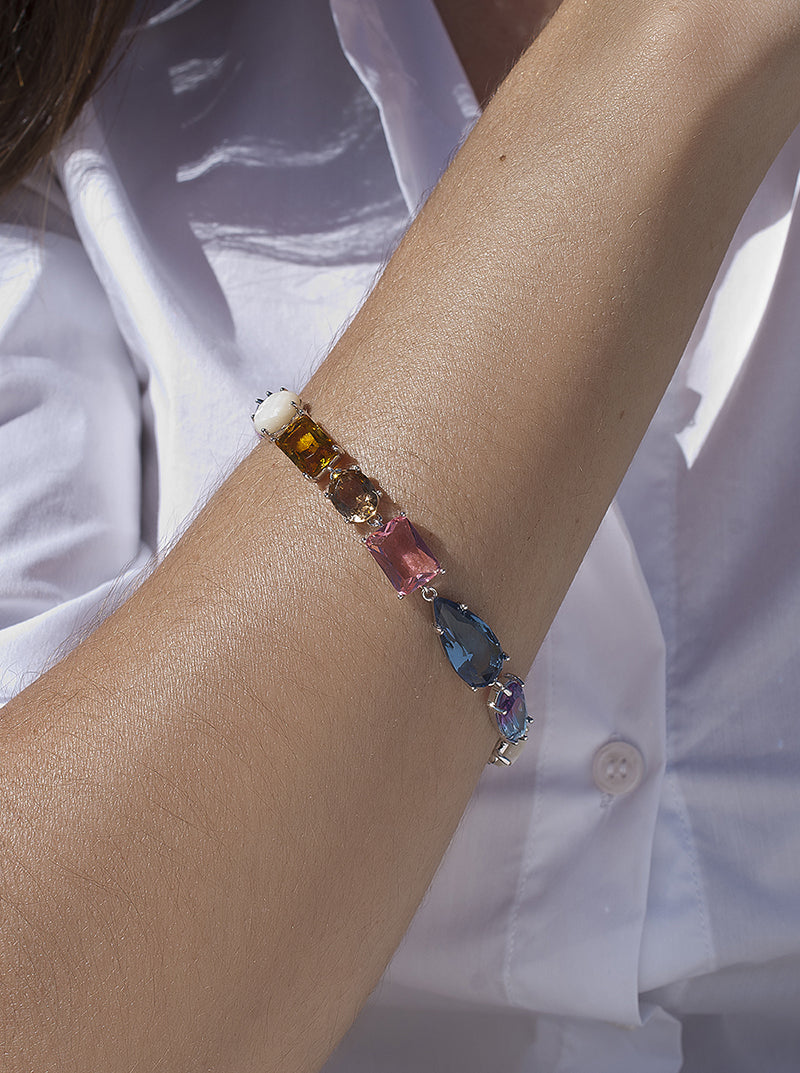 Bracelets ornés de pierres aux tons dégradés